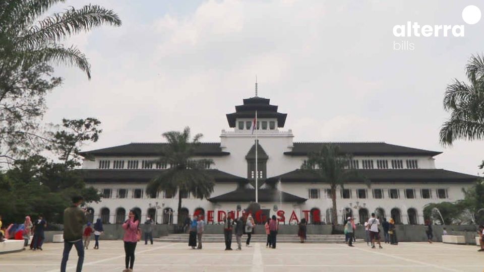 25 Tempat Wisata Di Bandung Yang Paling Terkenal